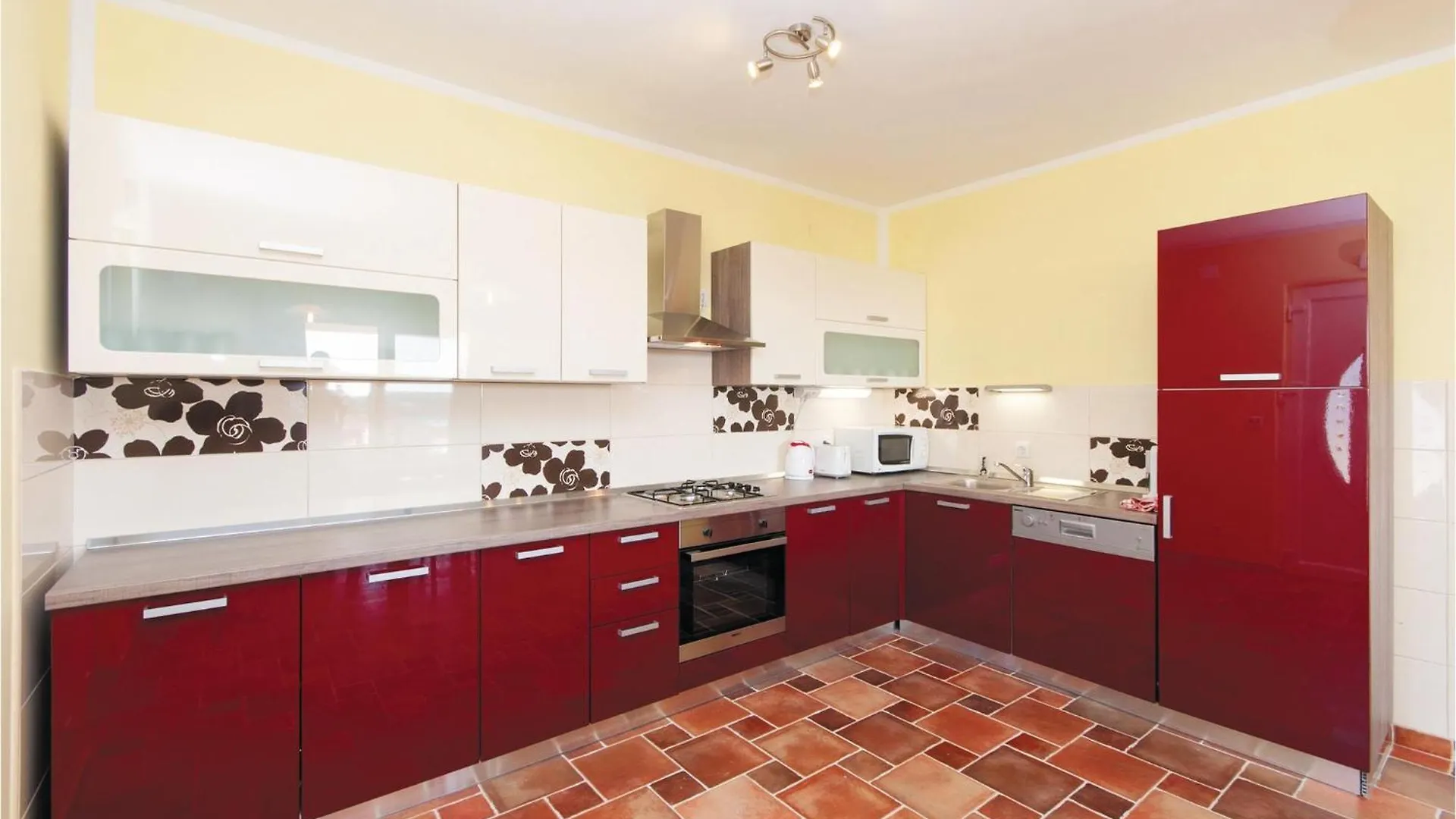 Holiday home 4 Bedroom Lovely Home In Supetarska Draga