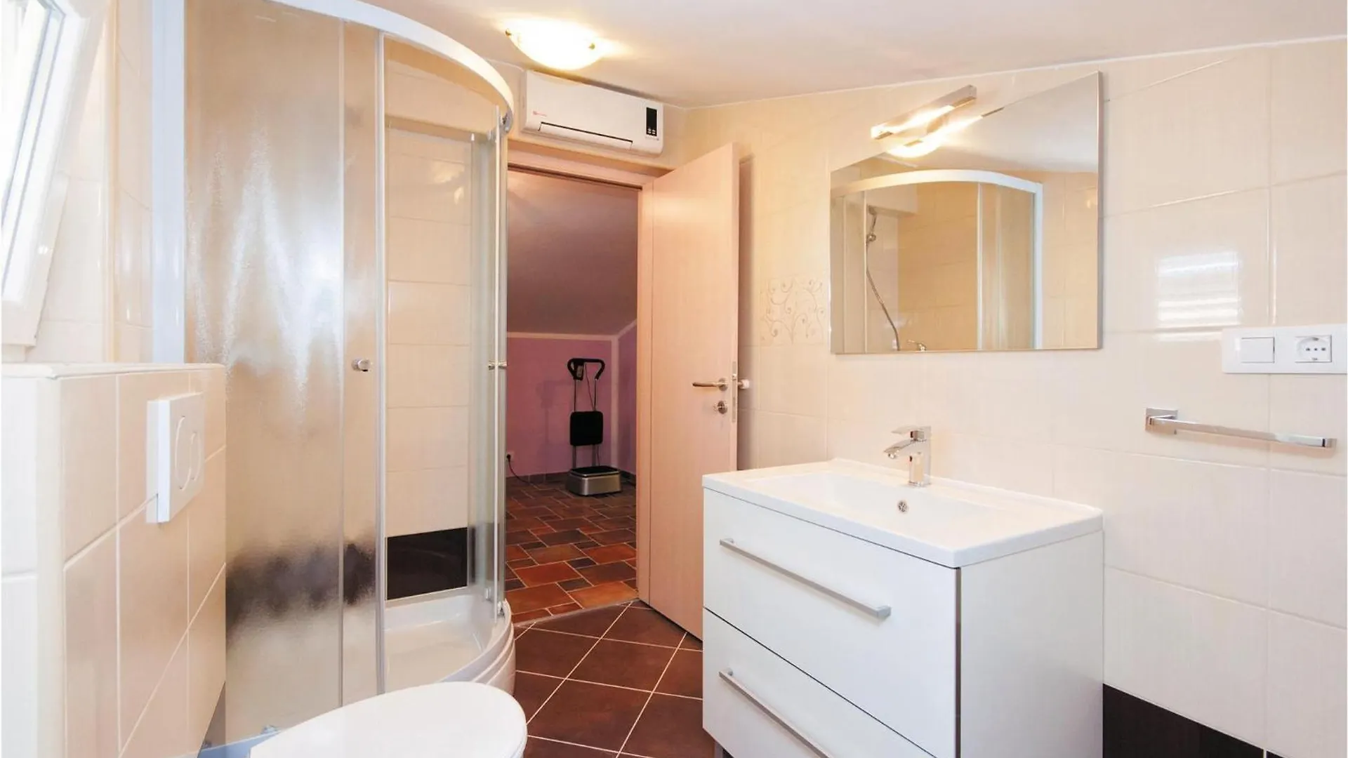 4 Bedroom Lovely Home In Supetarska Draga Holiday home