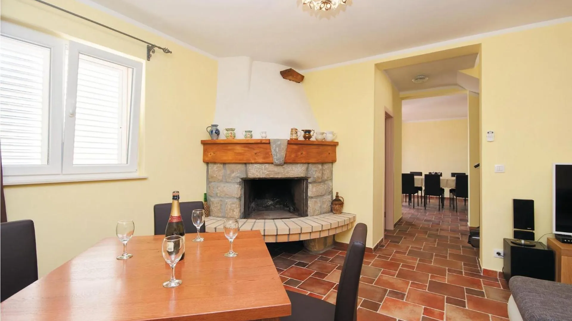 4 Bedroom Lovely Home In Supetarska Draga 0*,  Croatia