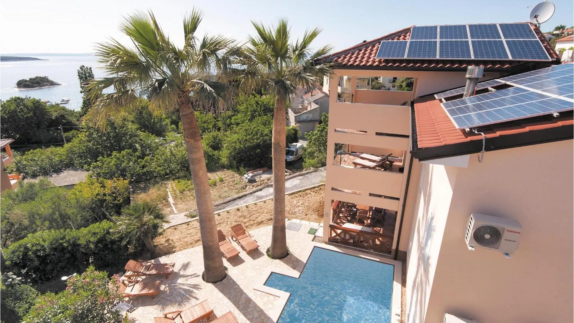 4 Bedroom Lovely Home In Supetarska Draga Holiday home