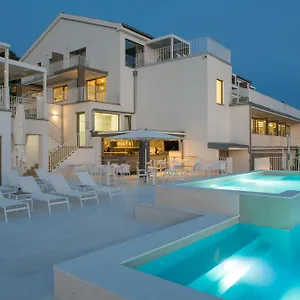  Apartman Zlatni Zalaz,apartments,supetarska Draga