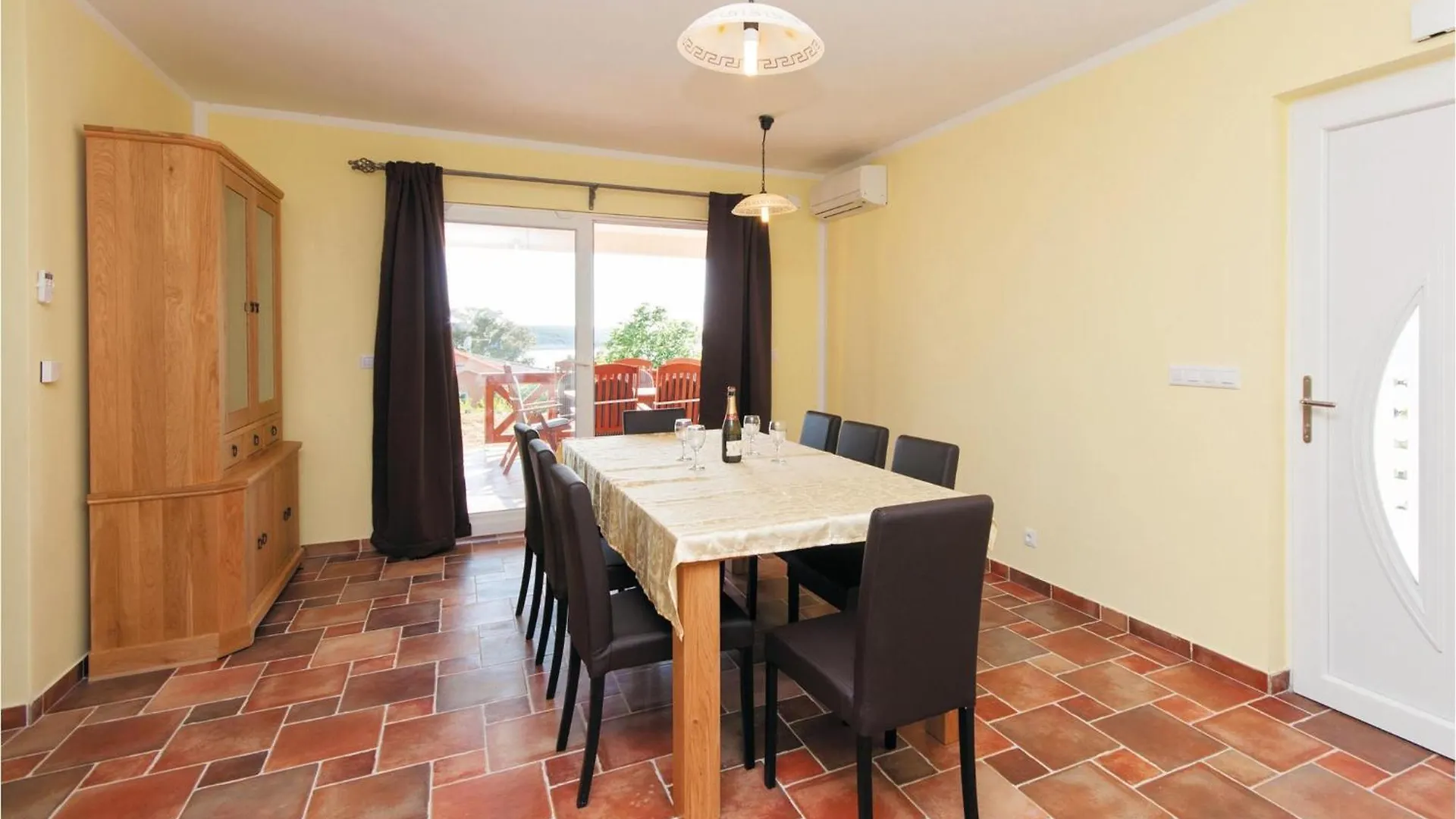 4 Bedroom Lovely Home In Supetarska Draga